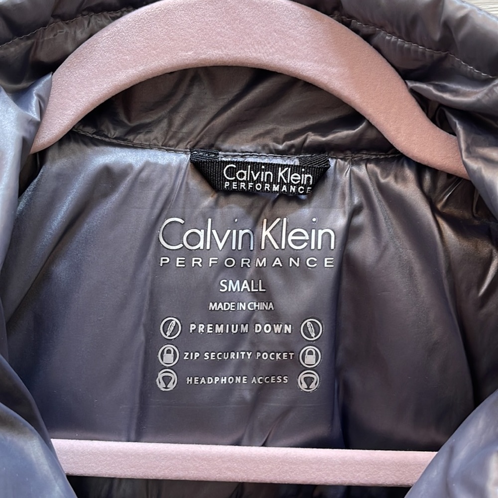 Calvin Klein Performance Vest - Picture 3 of 6